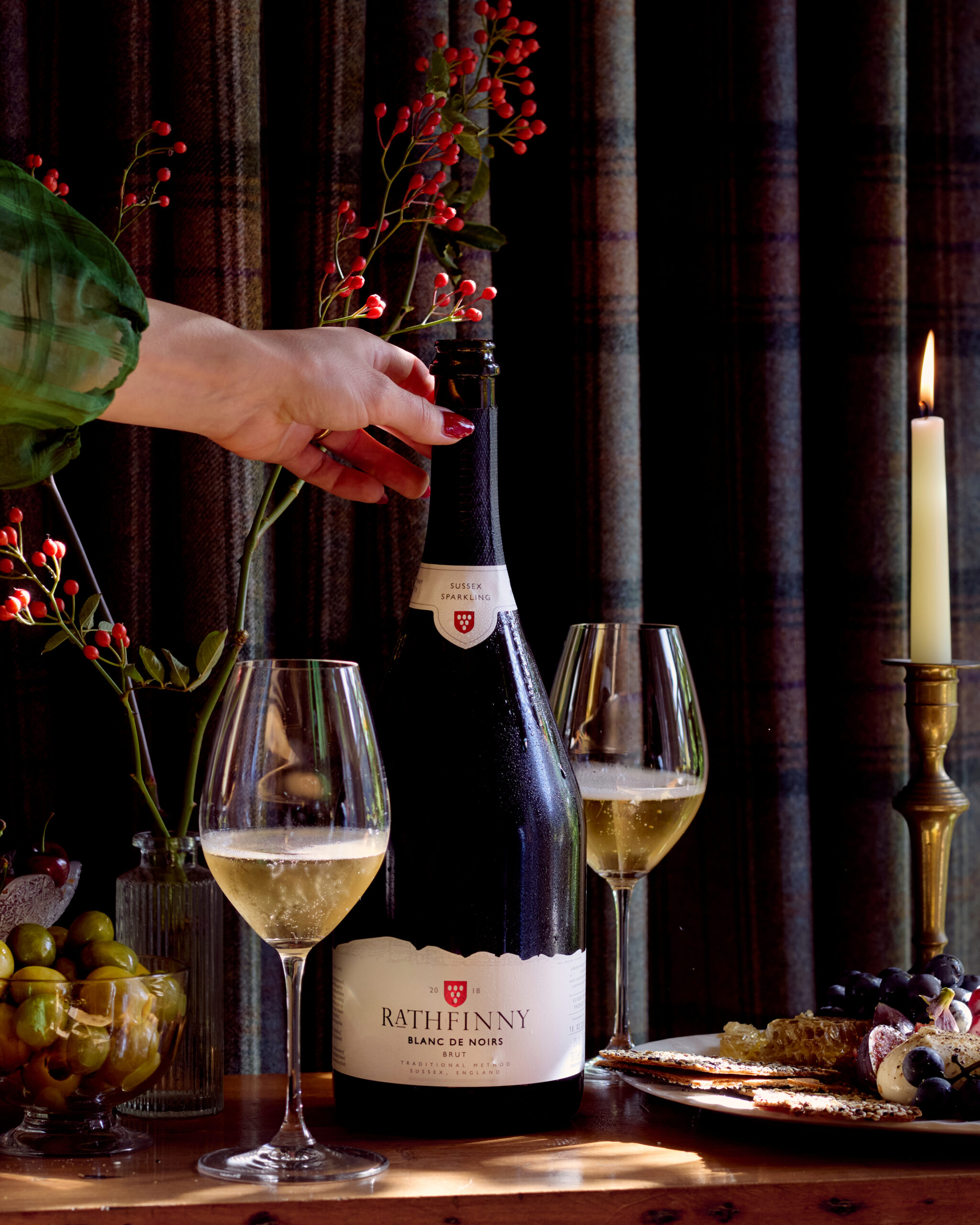 RathfinnyXmas_BlancDeNoir_Magnum_Portrait